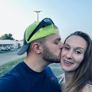 Meet your Posher, Hallie